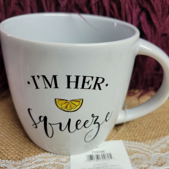 NWT adorable coffee mug I'm her squeeze with a lemon Wedge - Picture 5 of 6